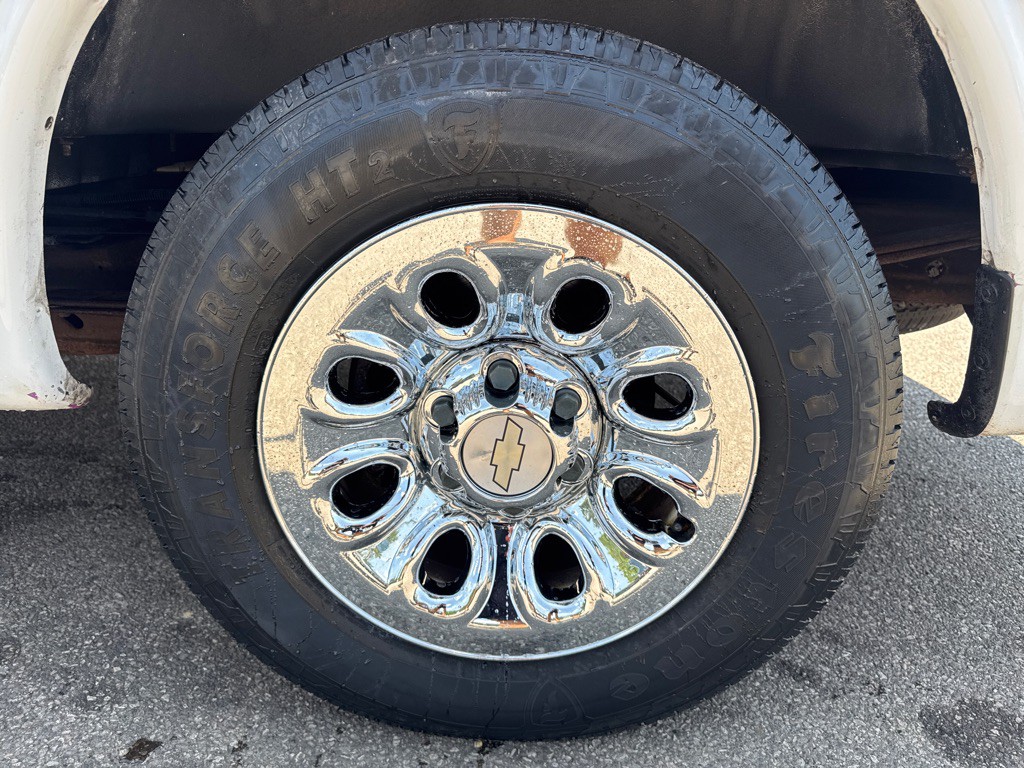 2011 Chevrolet Express Image 9