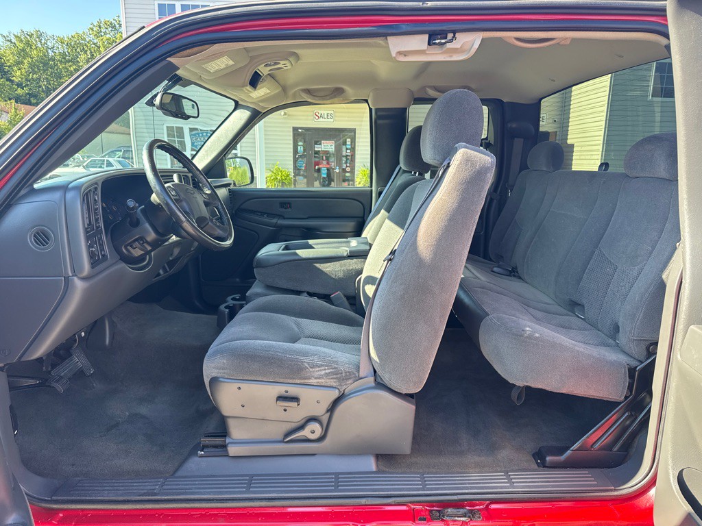 2005 Chevrolet Silverado 1500 Image 12