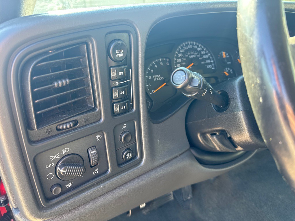 2005 Chevrolet Silverado 1500 Image 16