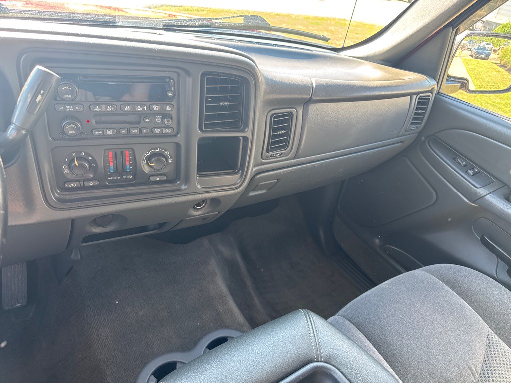 2005 Chevrolet Silverado 1500 Image 17