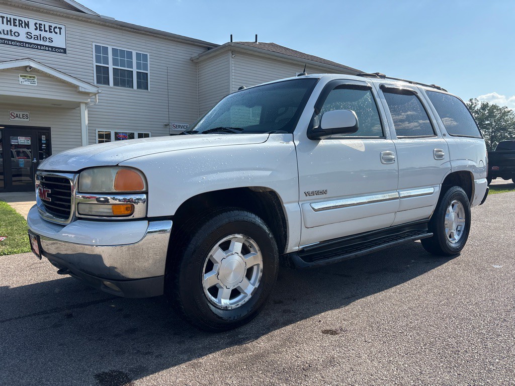 2004 GMC Yukon Image 2