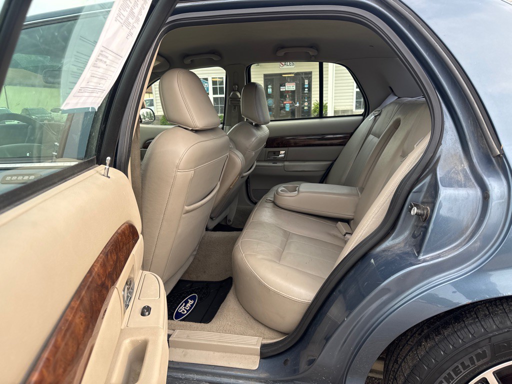 2007 Mercury Grand Marquis Image 11