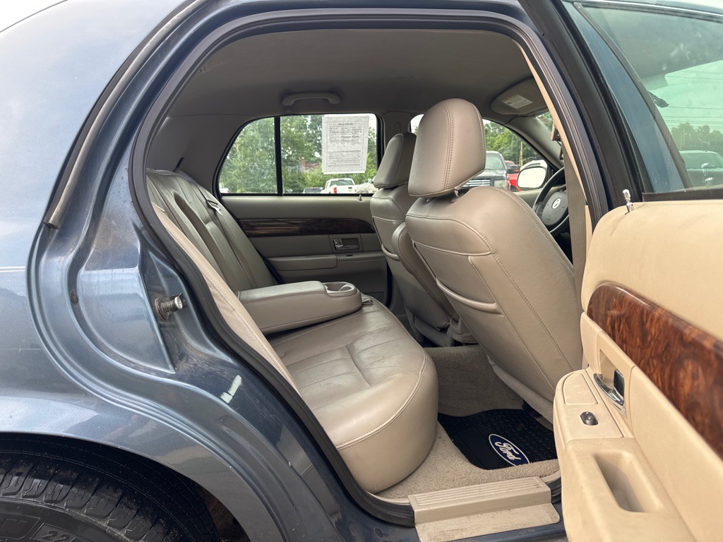 2007 Mercury Grand Marquis Image 13