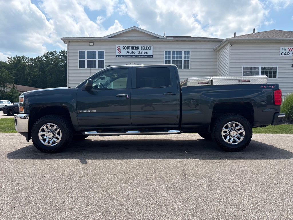 2017 Chevrolet Silverado 1500 Image 1