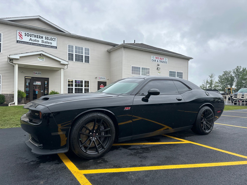 2018 Dodge Challenger Image 2