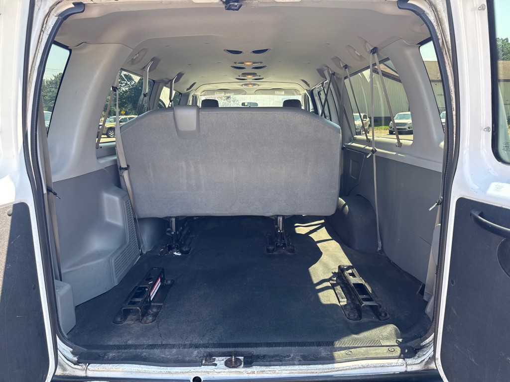 2013 Ford Econoline Image 14