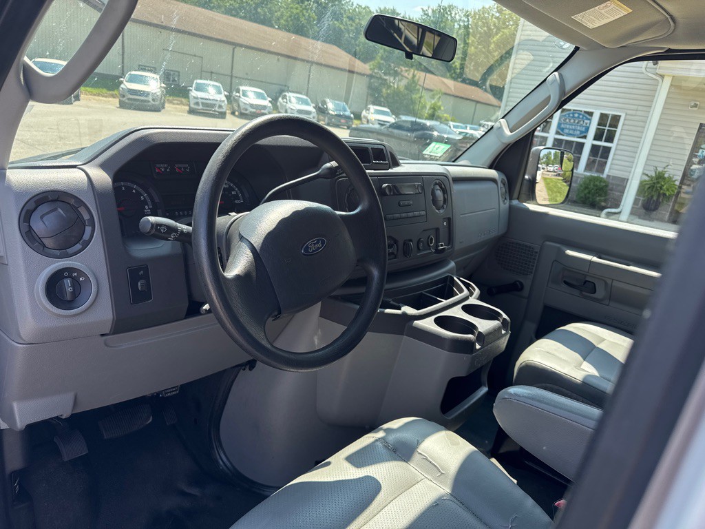 2013 Ford Econoline Image 15