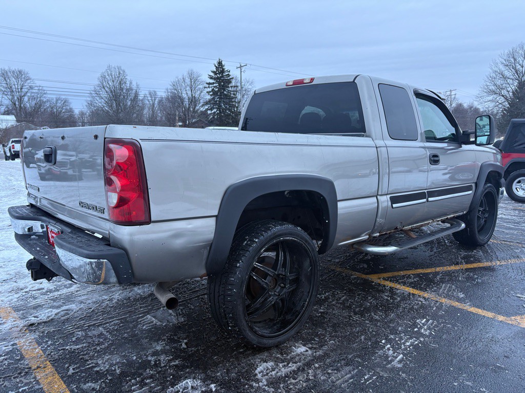 2003 Chevrolet Silverado 1500 Image 6
