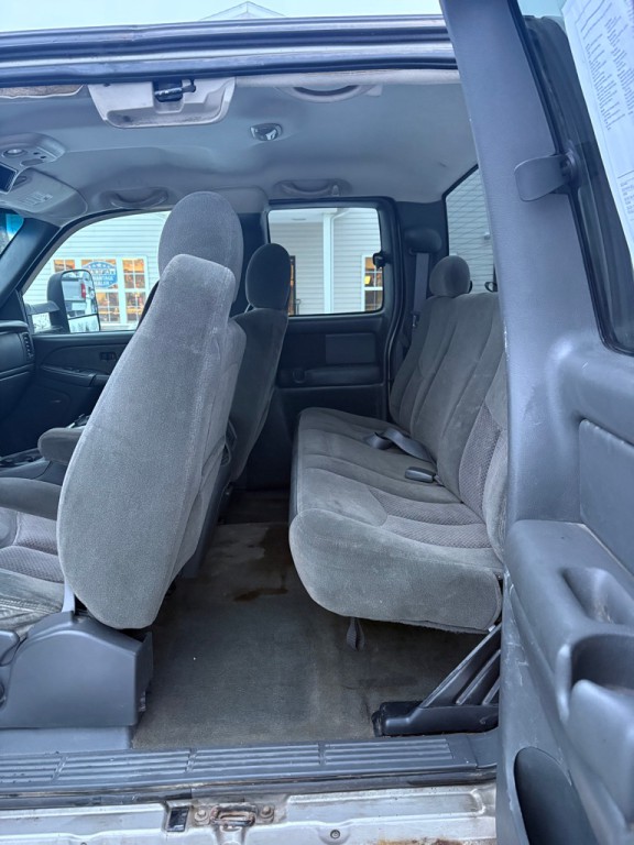2003 Chevrolet Silverado 1500 Image 10