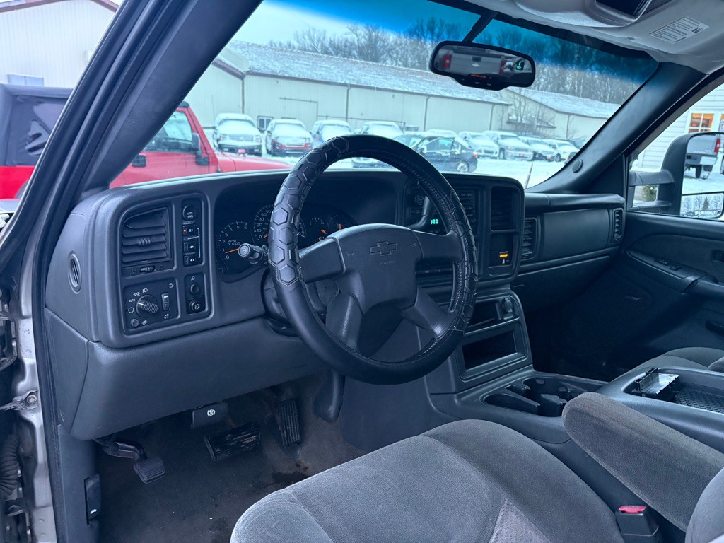 2003 Chevrolet Silverado 1500 Image 13