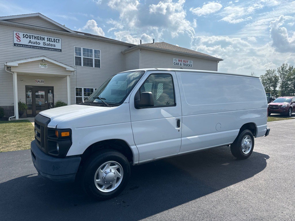 2011 Ford Econoline Image 2