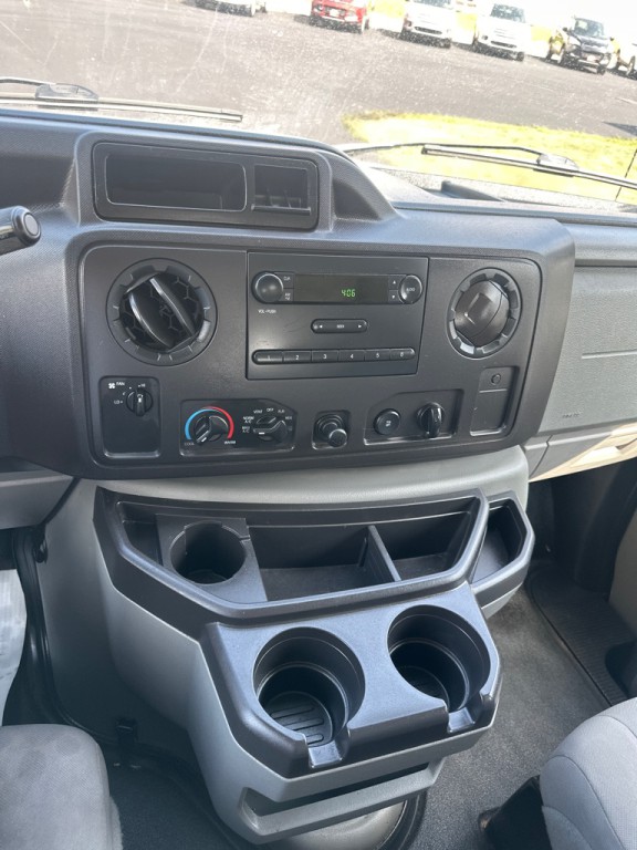 2011 Ford Econoline Image 14