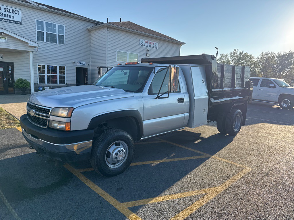 2006 Chevrolet Silverado 1500 Image 2