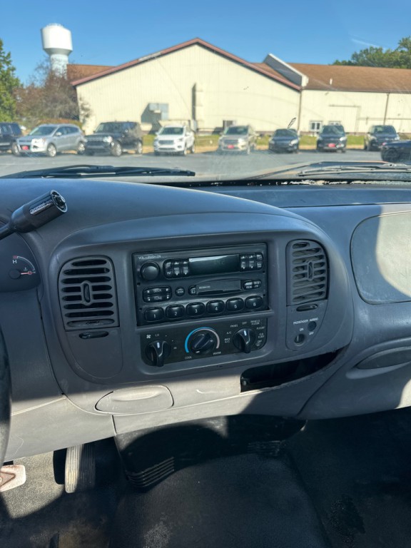 2001 Ford F-150 Image 12