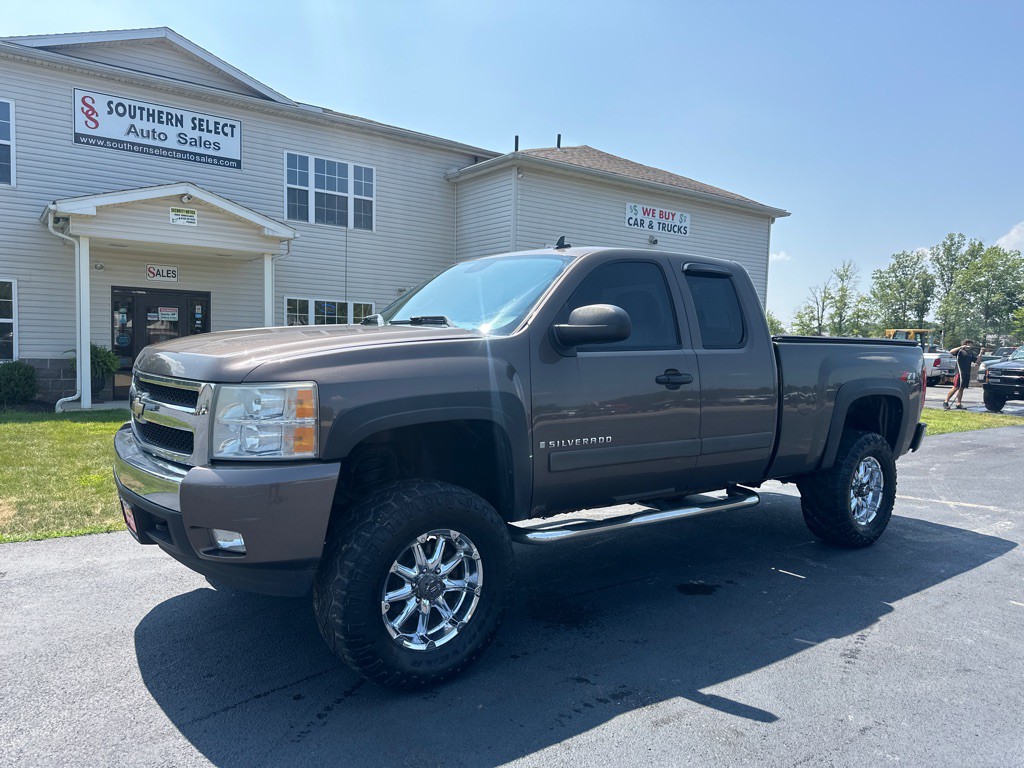 2007 Chevrolet Silverado 1500 Image 2