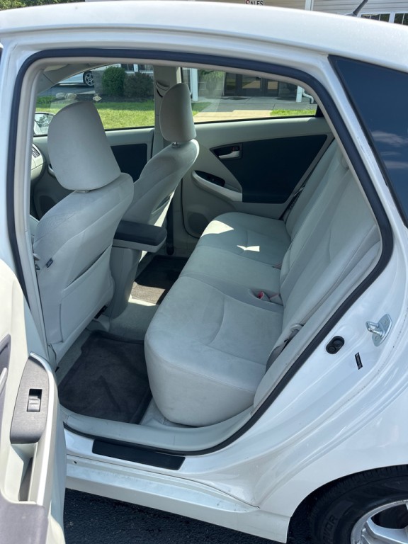 2010 Toyota Prius Image 11