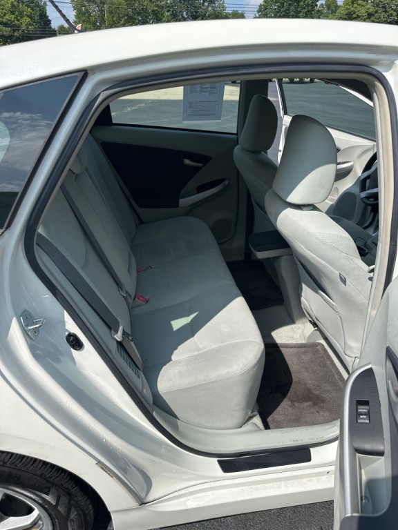 2010 Toyota Prius Image 12