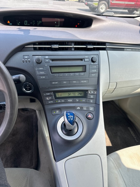 2010 Toyota Prius Image 14