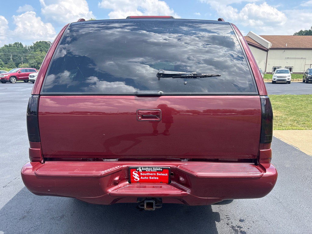 1999 Cadillac Escalade Image 7