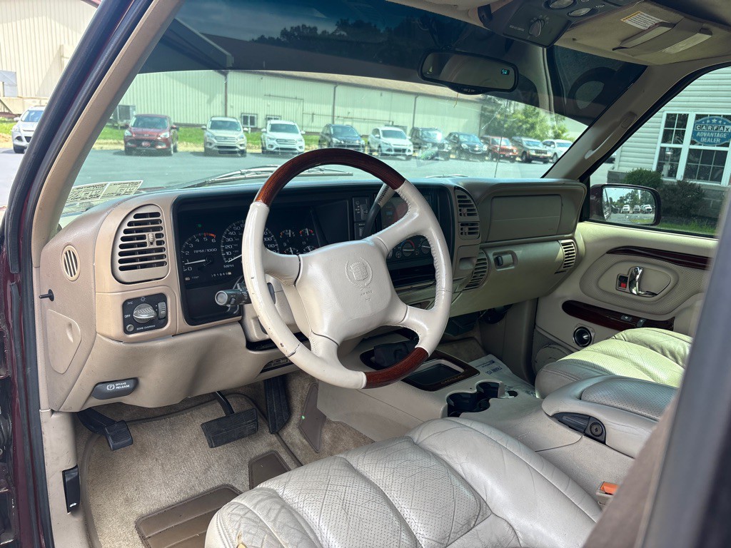 1999 Cadillac Escalade Image 15