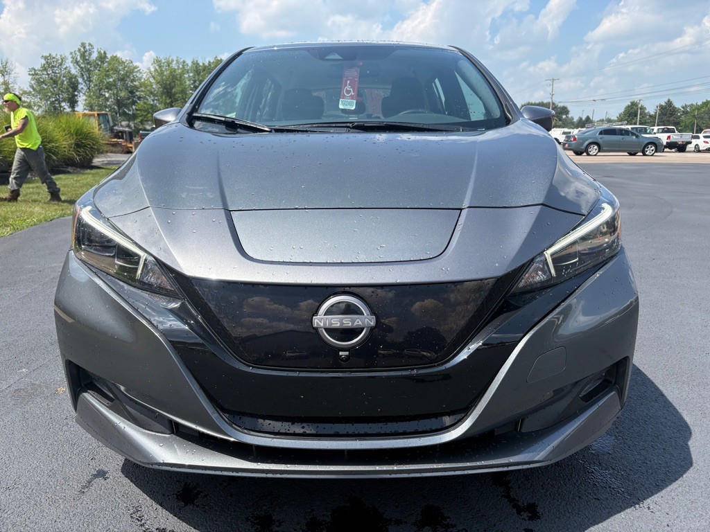 2023 Nissan Leaf Image 3