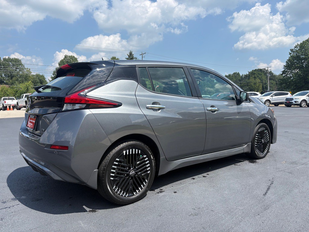2023 Nissan Leaf Image 6