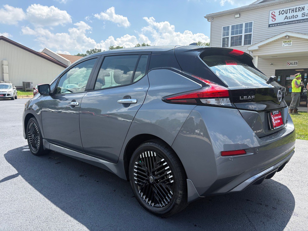 2023 Nissan Leaf Image 8