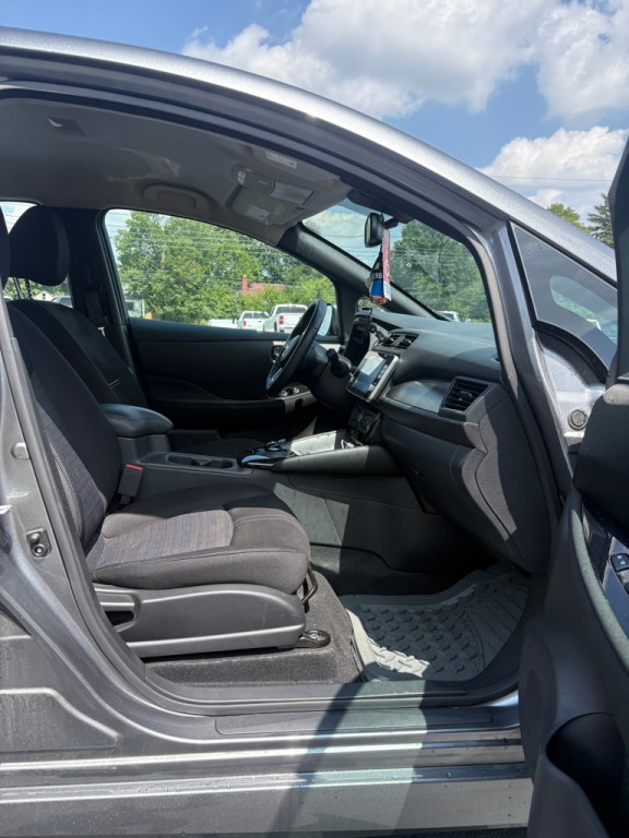 2023 Nissan Leaf Image 11