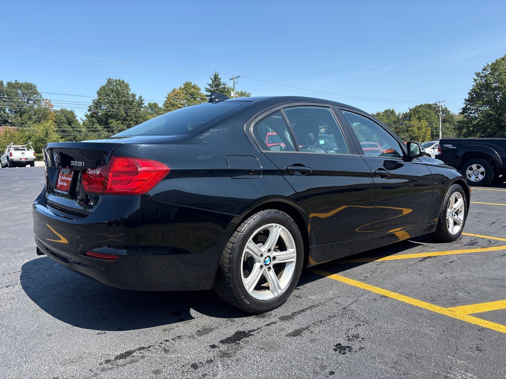 2013 BMW 3 Series Image 6