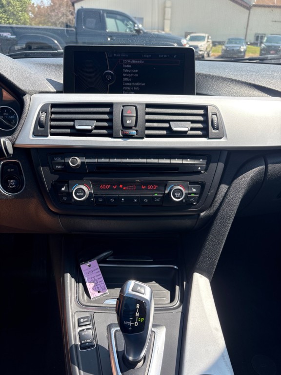 2013 BMW 3 Series Image 14