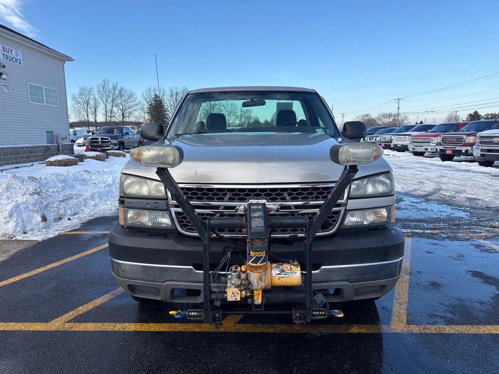 2005 Chevrolet Silverado 1500 Image 3