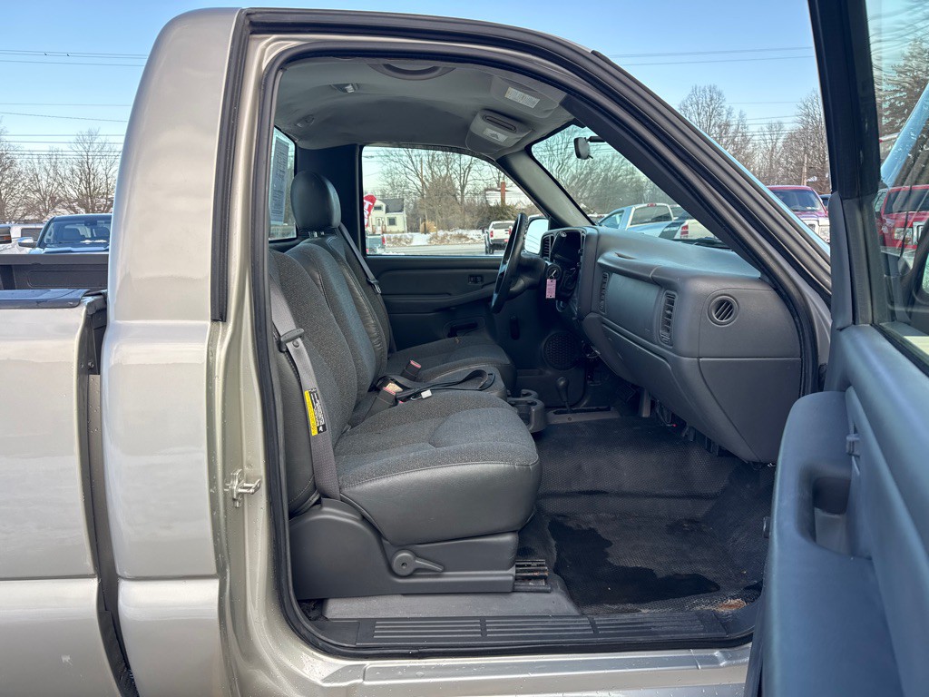 2005 Chevrolet Silverado 1500 Image 10