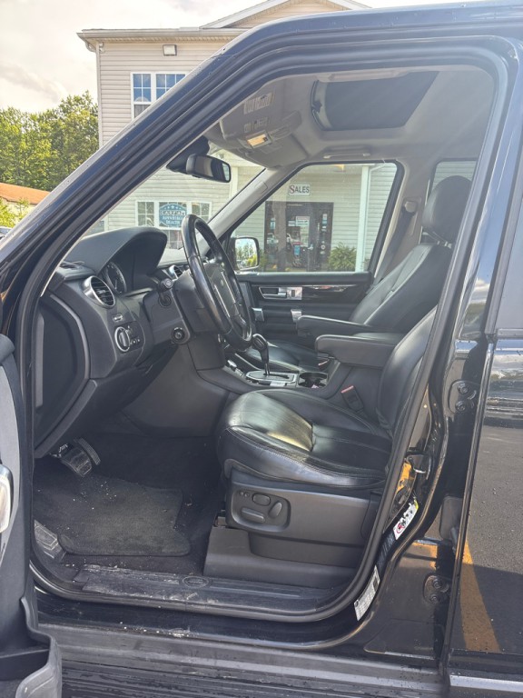 2011 Land Rover LR4 Image 9