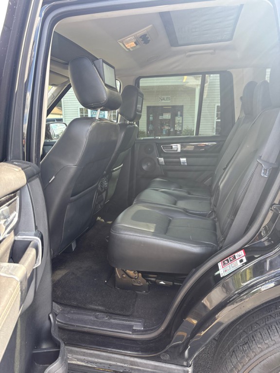 2011 Land Rover LR4 Image 10