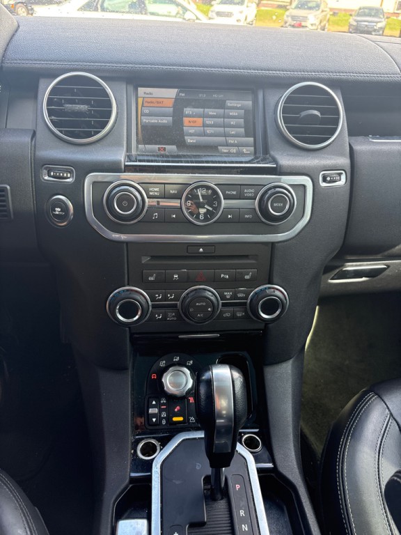 2011 Land Rover LR4 Image 15