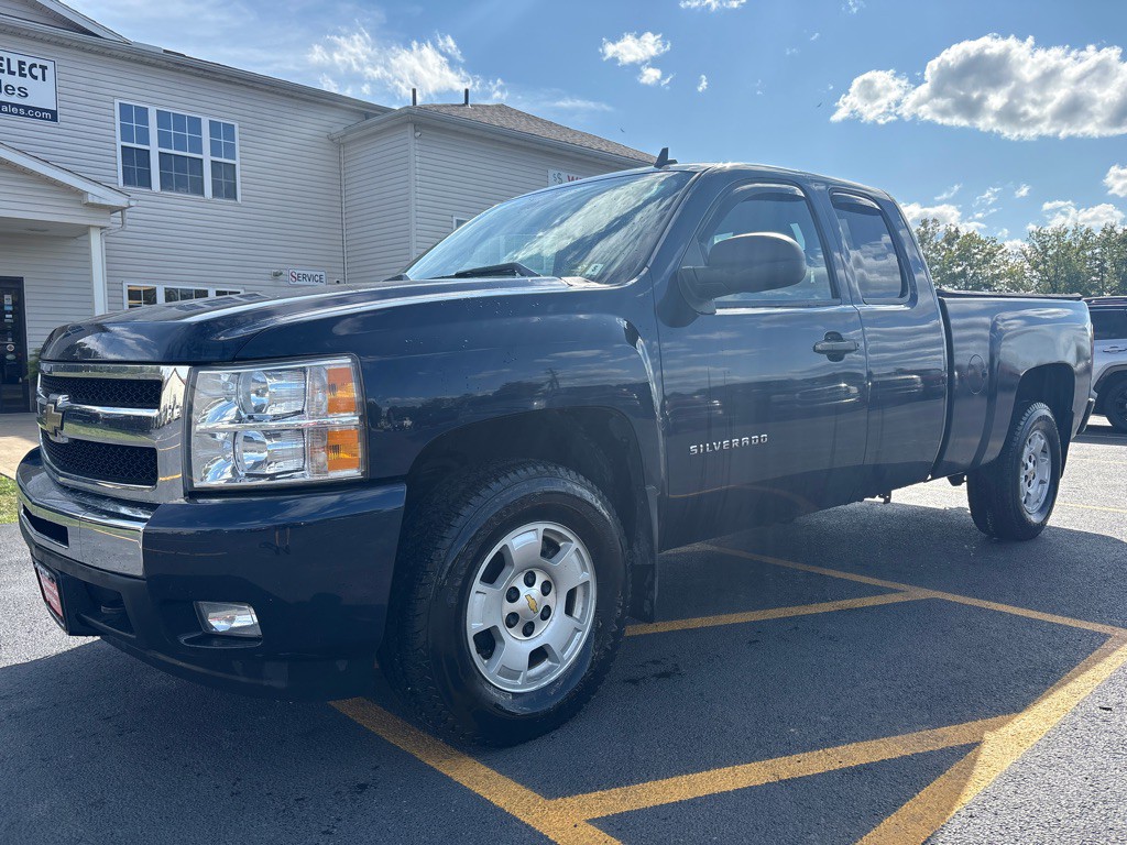 2011 Chevrolet Silverado 1500 Image 2