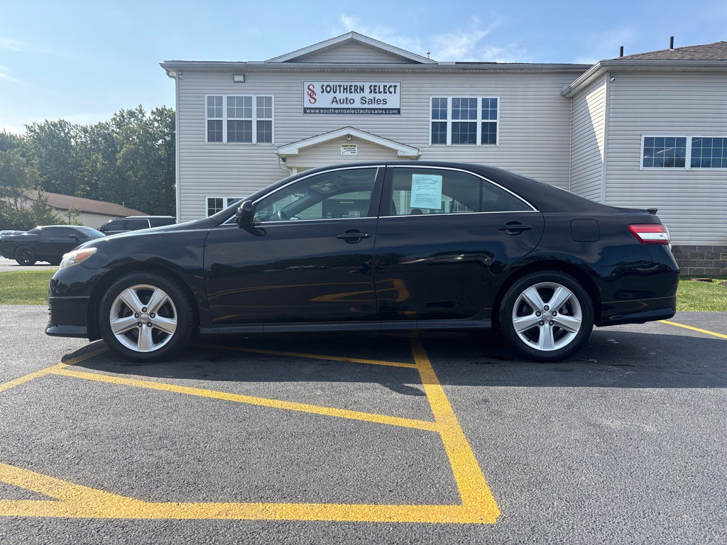 2011 Toyota Camry Image 1