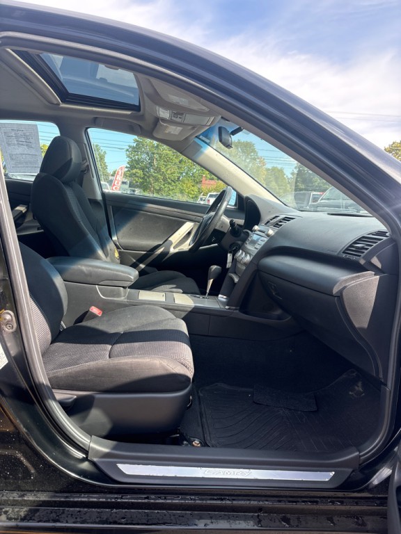 2011 Toyota Camry Image 11