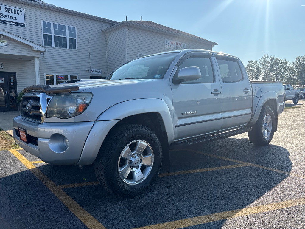 2010 Toyota Tacoma Image 2