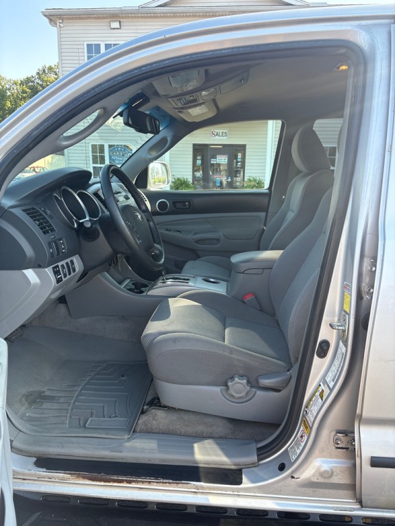 2010 Toyota Tacoma Image 9