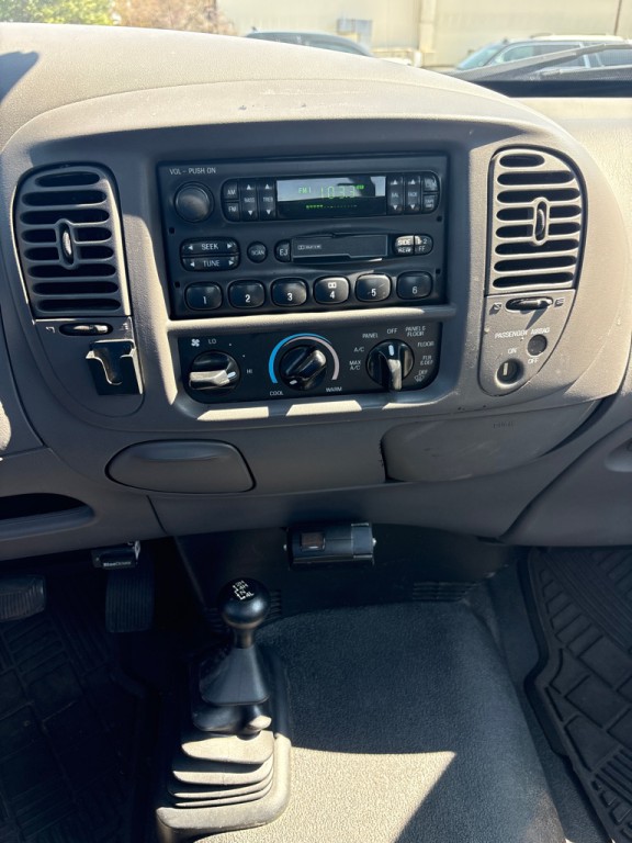 2002 Ford F-150 Image 14