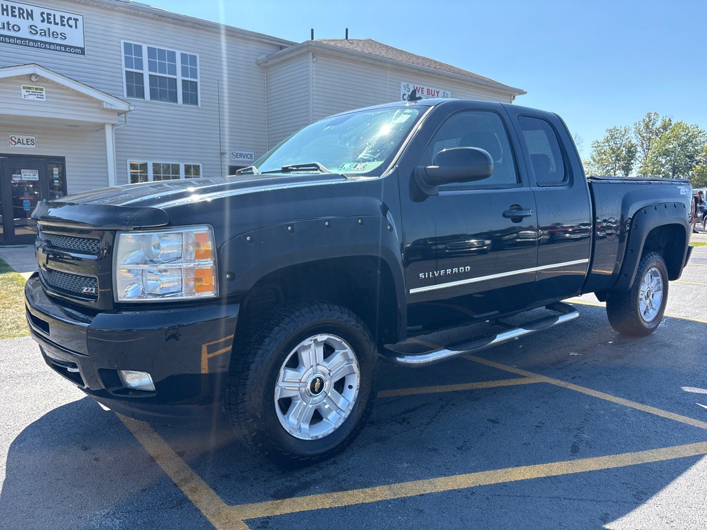 2011 Chevrolet Silverado 1500 Image 2