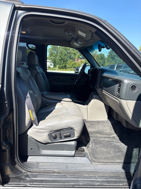 2001 Chevrolet Tahoe Image 11