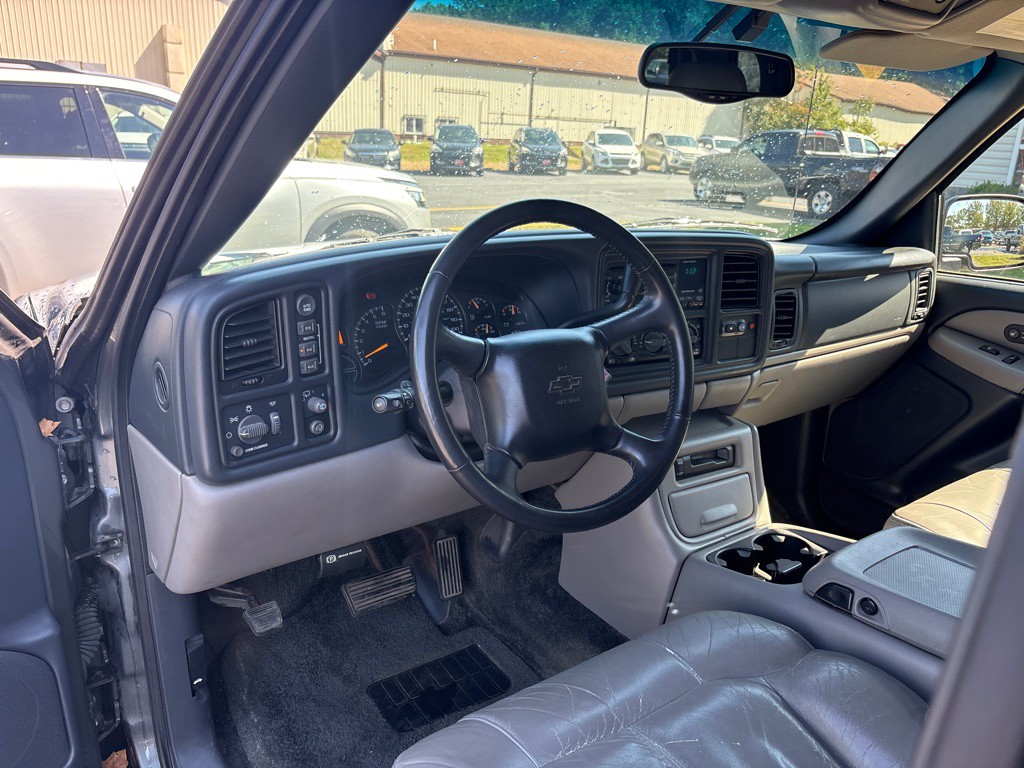 2001 Chevrolet Tahoe Image 14