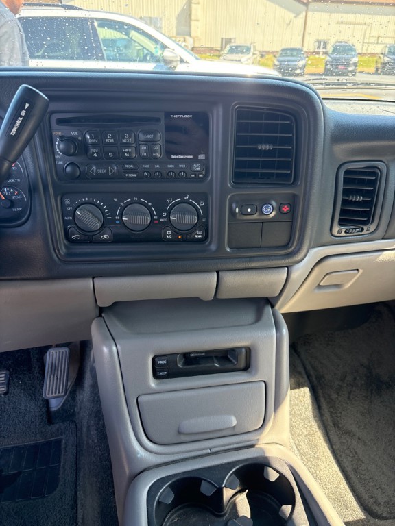 2001 Chevrolet Tahoe Image 15