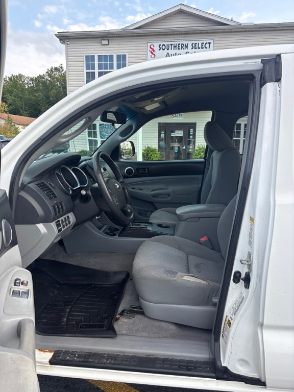 2010 Toyota Tacoma Image 9