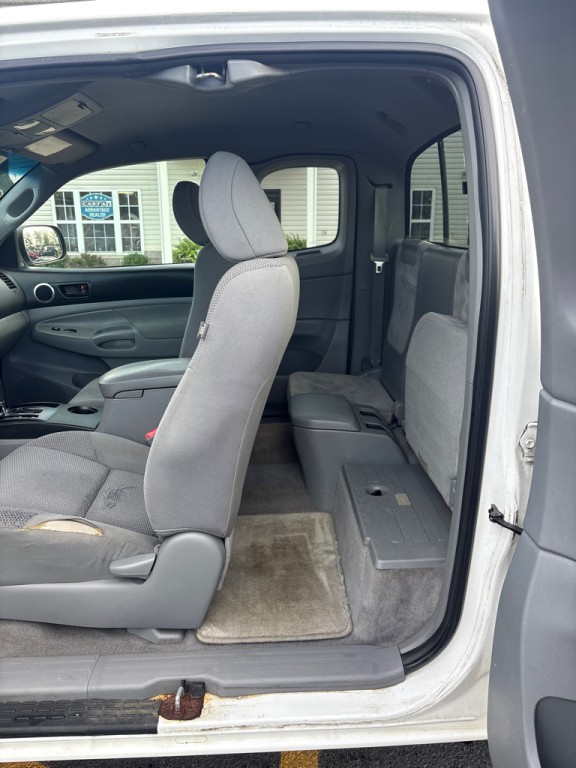 2010 Toyota Tacoma Image 10