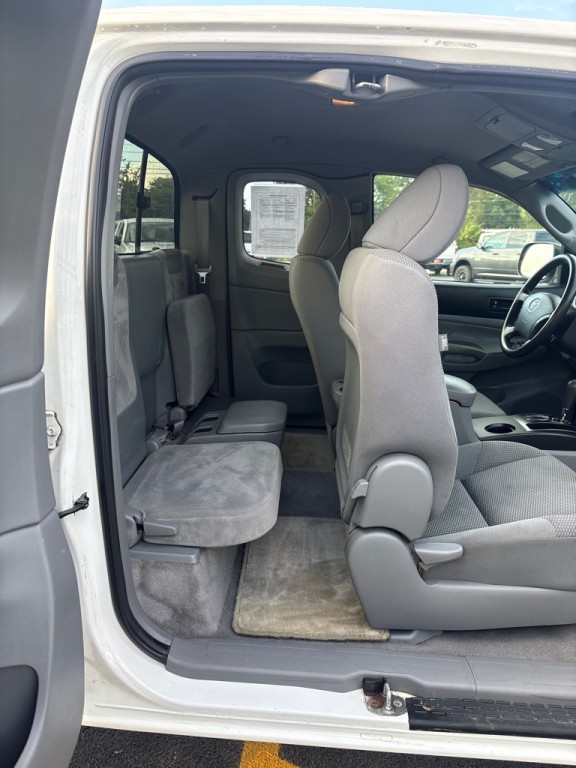 2010 Toyota Tacoma Image 12