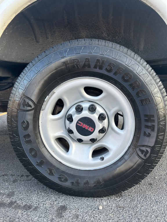 2019 GMC Savana Image 9