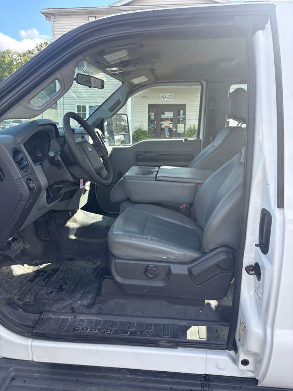 2011 Ford F-250 Image 9